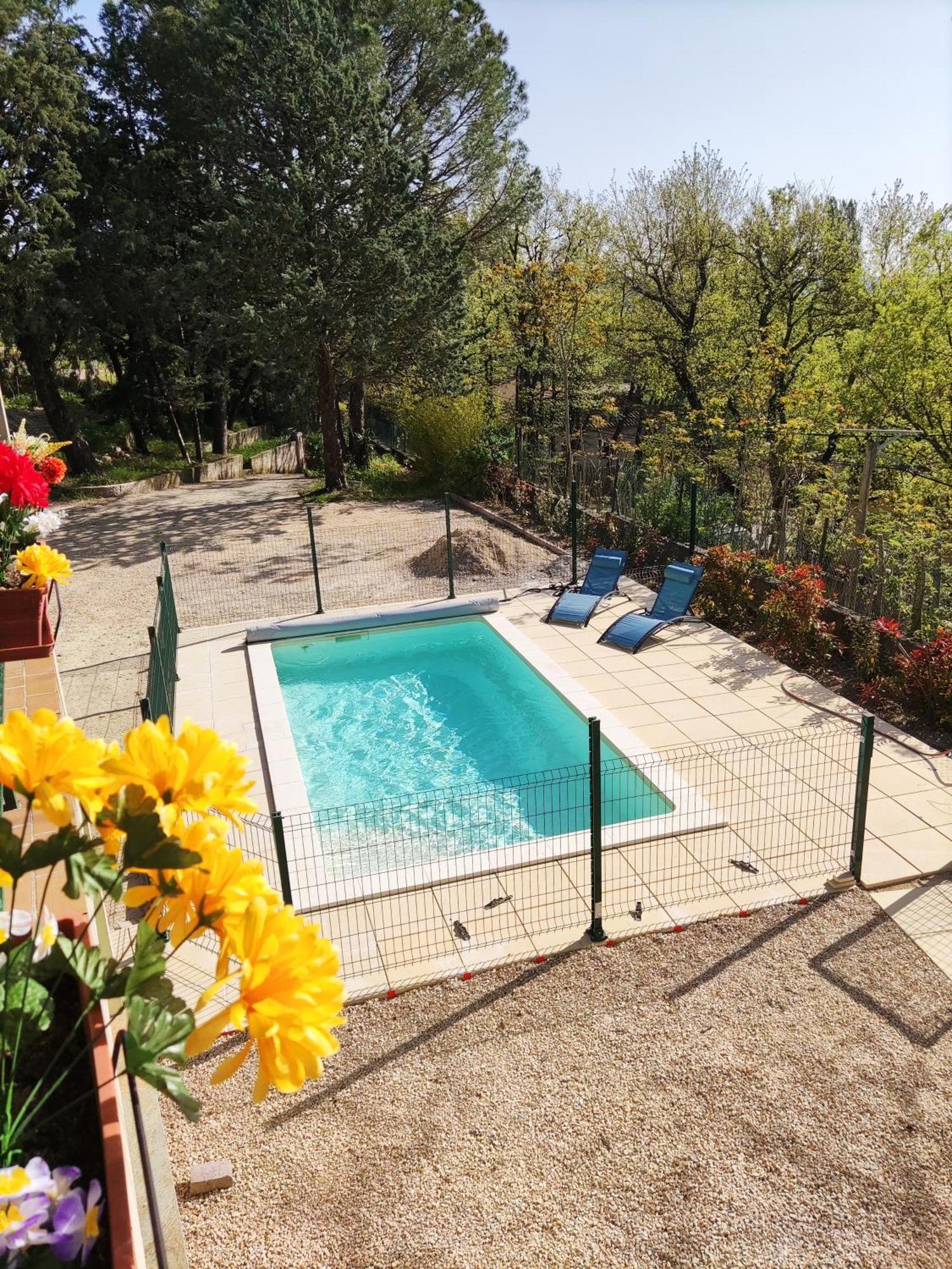 Maison Confortable A Ansouis Dans Le Luberon Exteriör bild